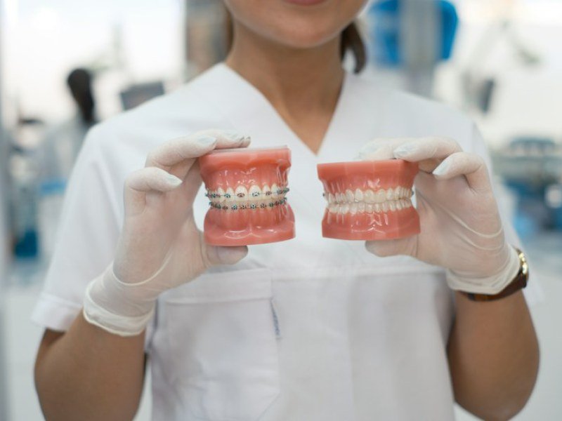 Clean and peaceful dental consultation area